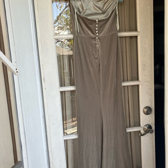 Revelry Quinn green velvet strapless dress - Picture 7 of 9